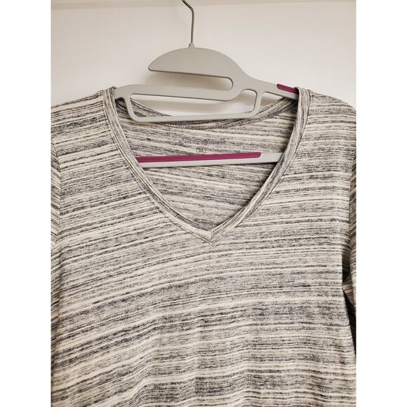 Women's Eddie Bauer Gray Stripe V-Neck Long Sleeve Cotton Tee | Size Medium - Picture 3 of 8